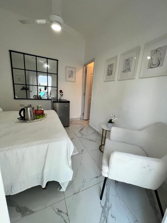 Casa Rosada Beach Front Mano Juan エクステリア 写真